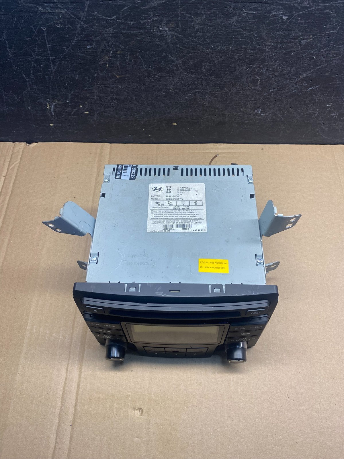 2011 to 2012 Hyundai Sonata Am Fm Cd Player Radio Receiver AE2264 DG3