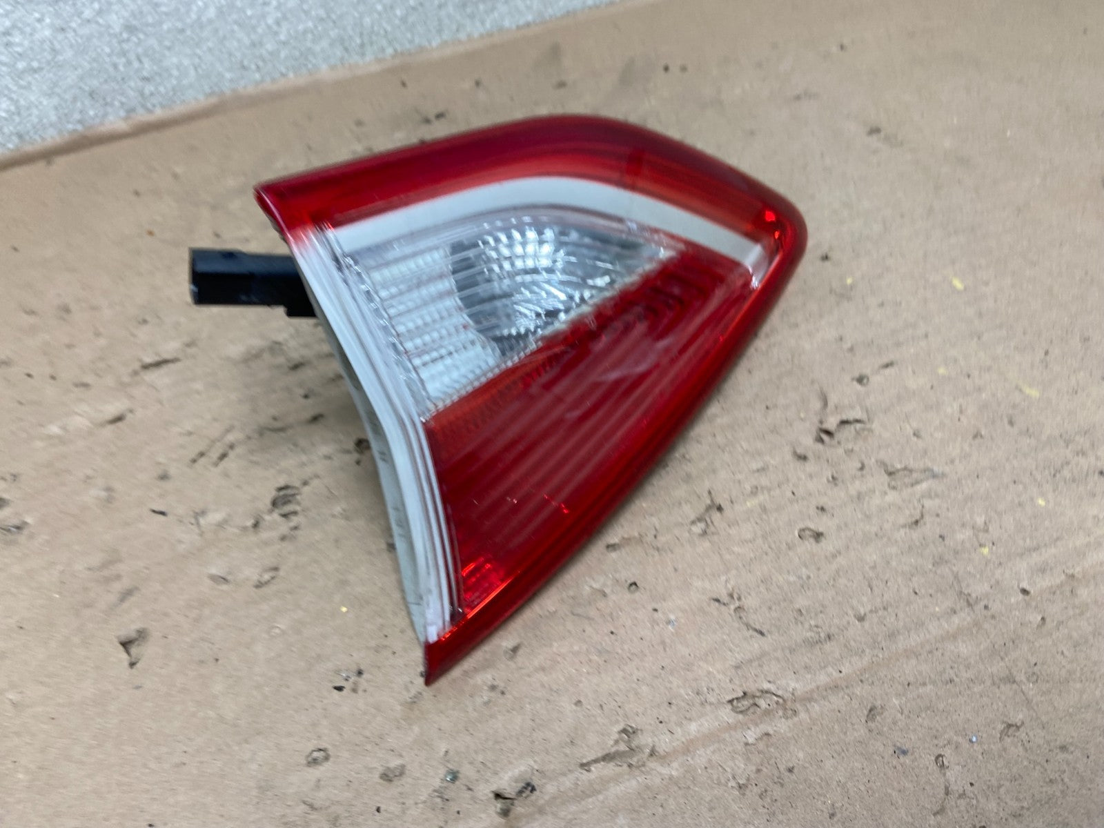2013 to 2016 Ford Escape Right Passenger RH Side Inner Tail Light OEM AB0243 LK2