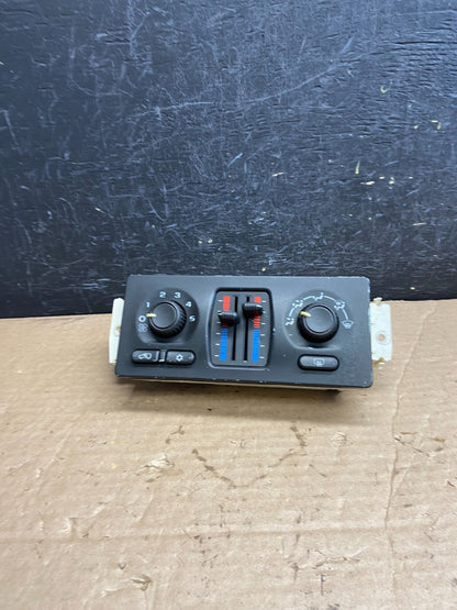 2003-2006 GMC Chevrolet Envoy Trailblazer Climate Control A/C Panel AF2074 DW0