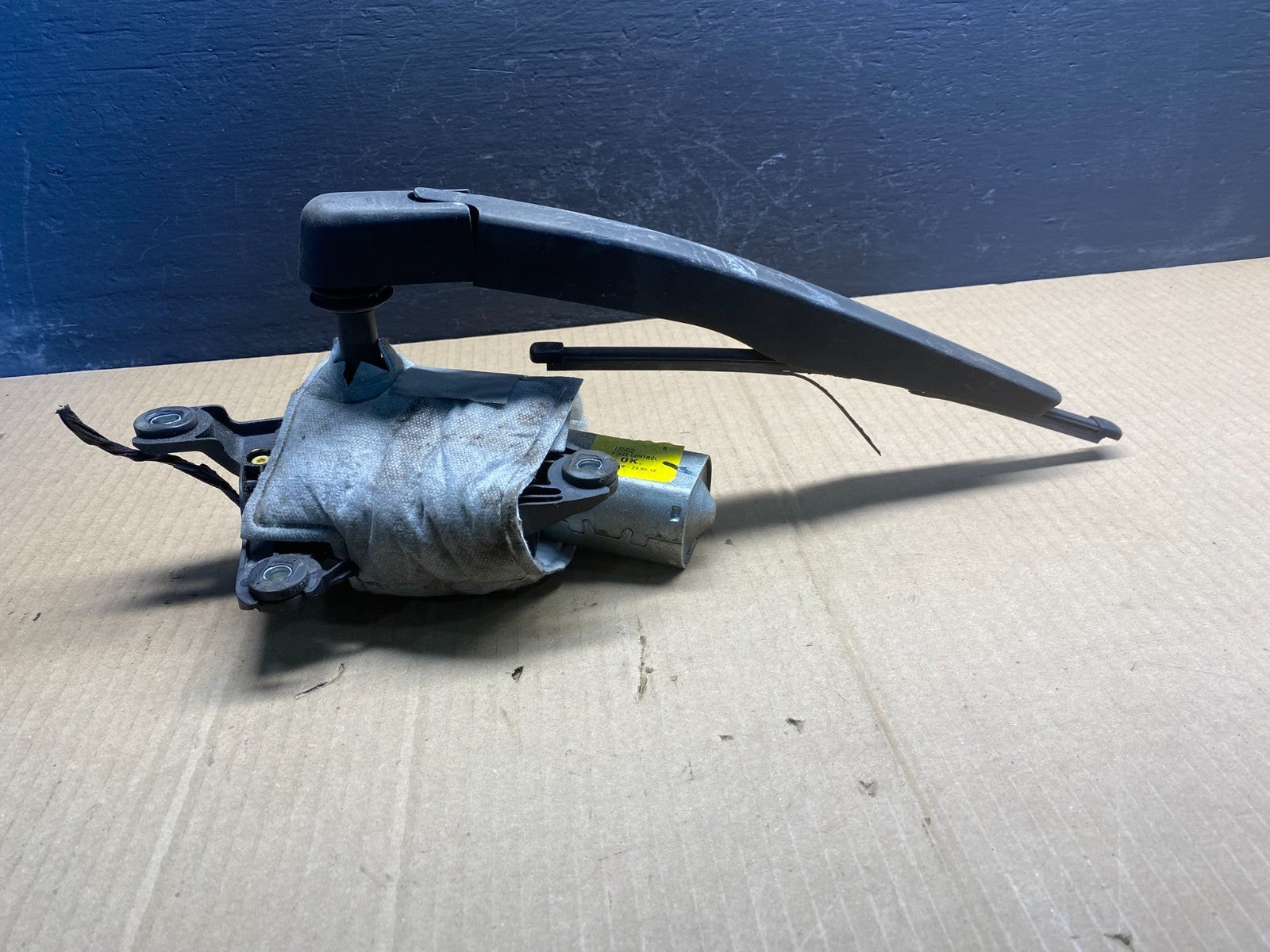 2011 to 2019 Ford Explorer Rear Windshield Wiper Motor OEM AC0864 DG1