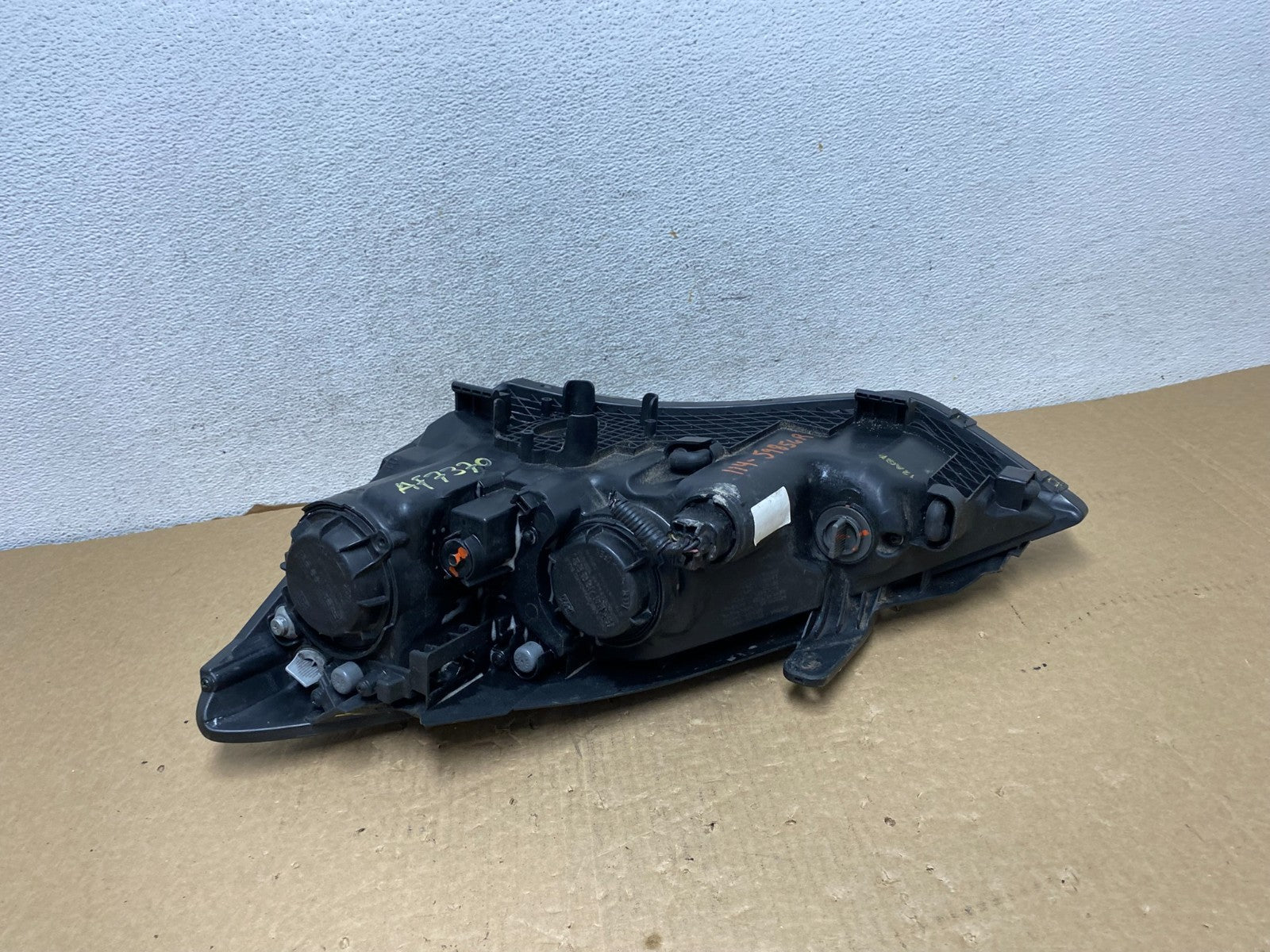 2013 - 2016 Hyundai Genesis Coupe Right Passenger Halogen Headlight OE AF7370 DW6