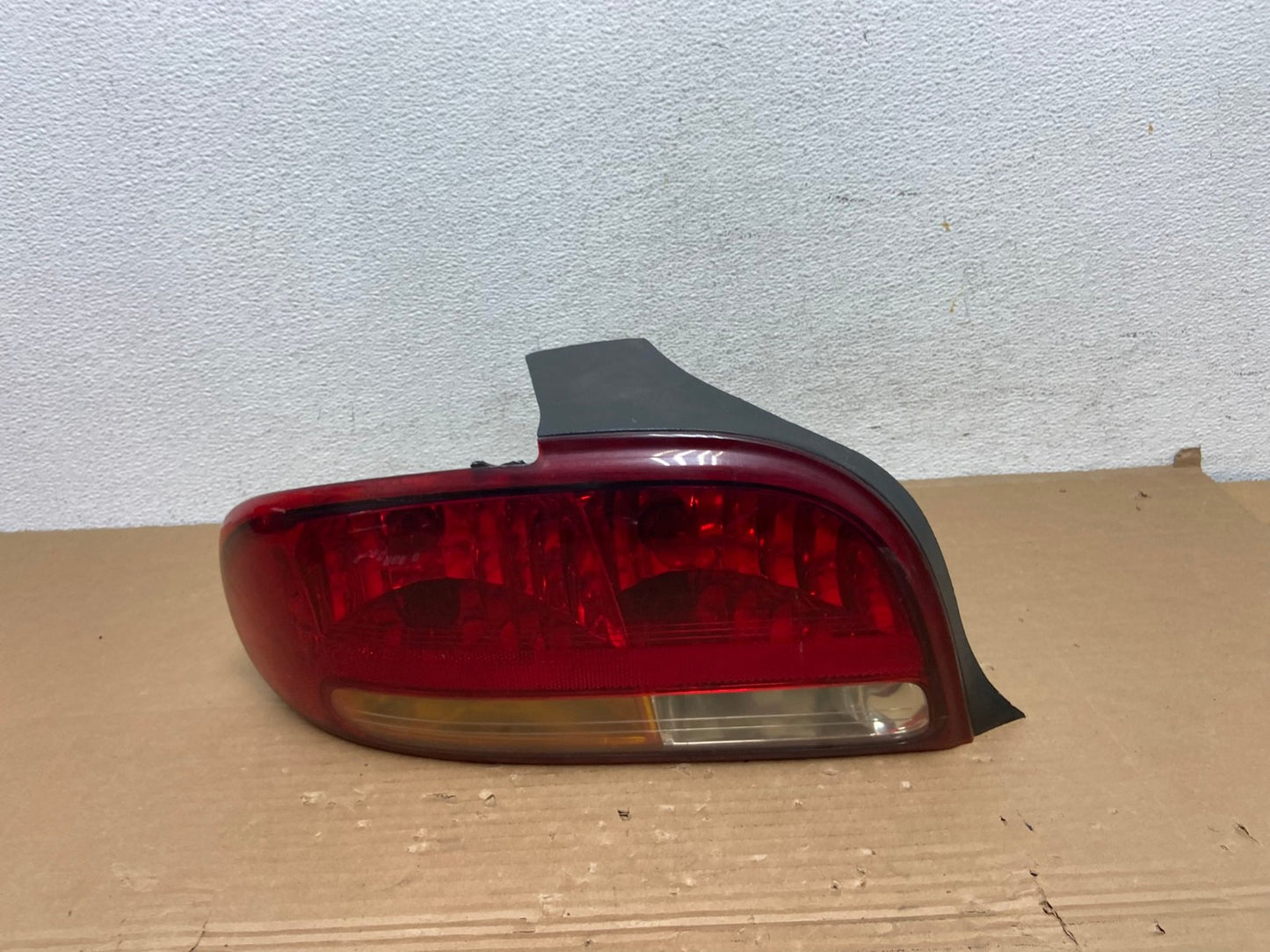 1998 - 2002 Oldsmobile Intrigue Left Driver LH Side Tail Light AD4212 LK0