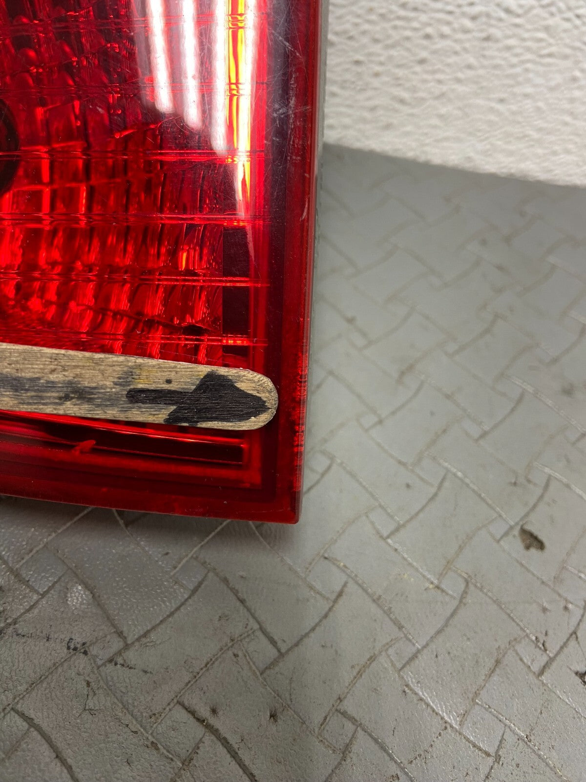 2007 to 2012 Hyundai Veracruz Right Passenger RH Inner Tail Light OEM C0271 DG15