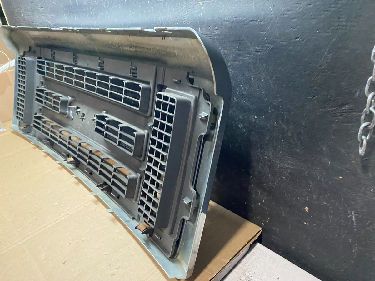 2008 to 2014 Ford Econoline E150 E250 Front Upper Chrome Grill Grille u0076 DG5