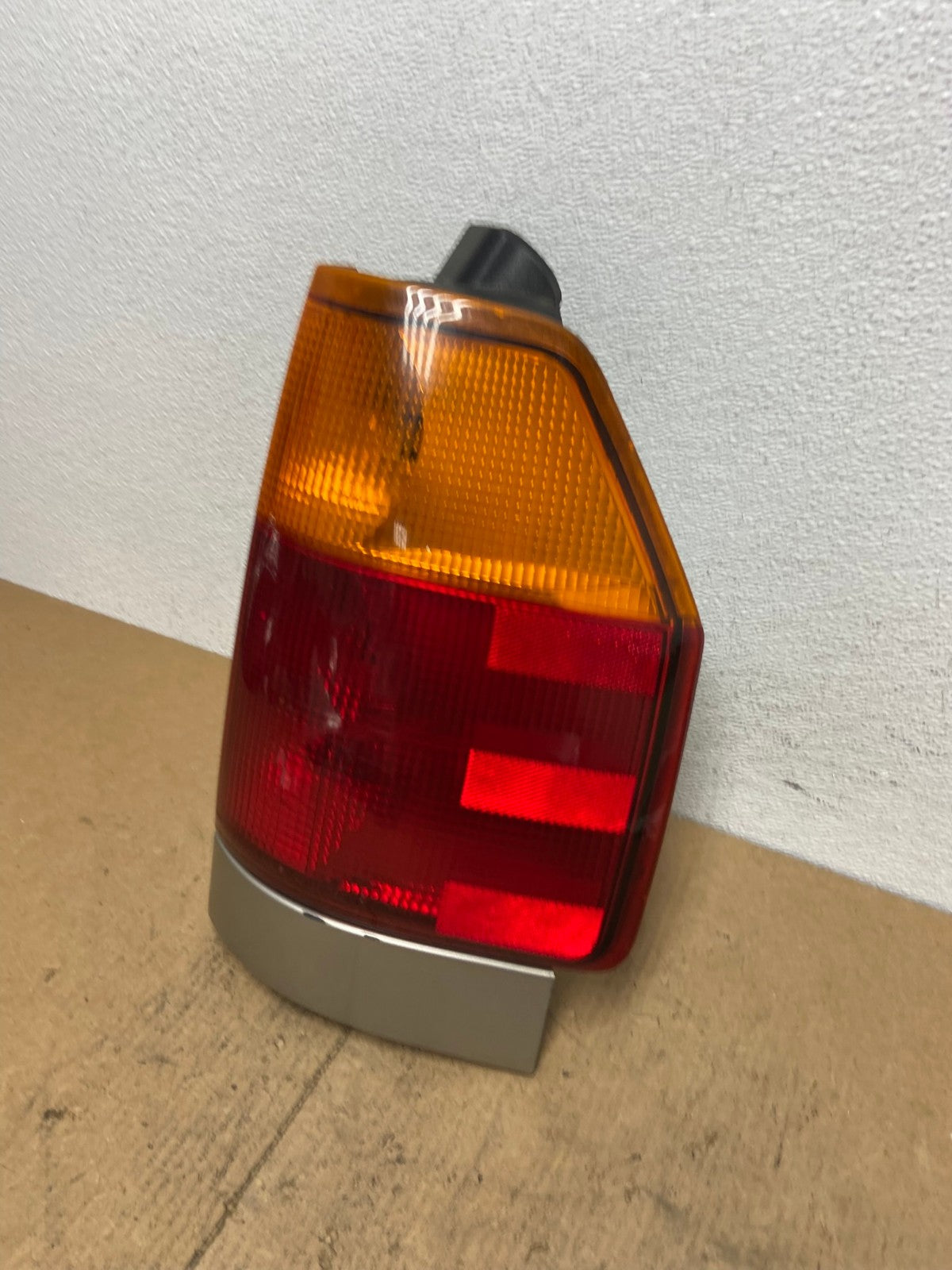 2002-2009 GMC Envoy Right Passenger RH Side Tail Light Oem AC3728 LK1