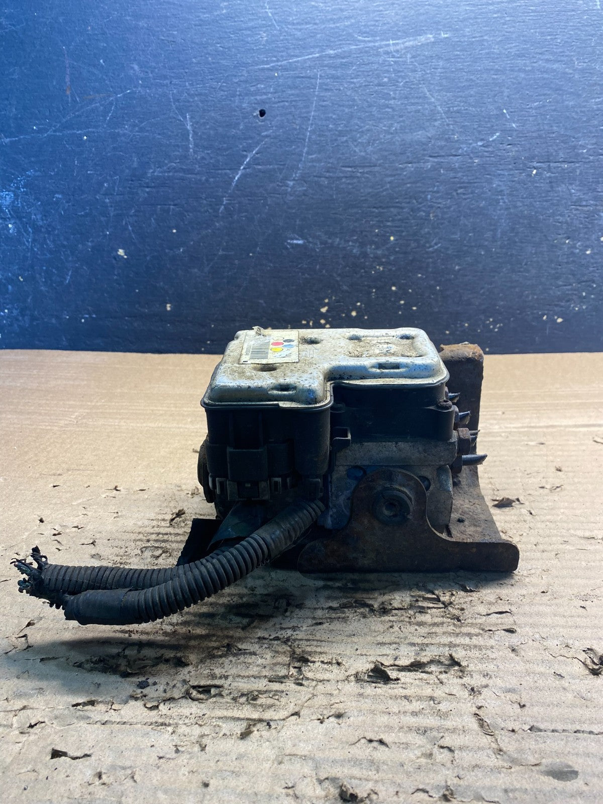 2004-2006 Chevrolet Express ABS Pump Control OEM 13567115 Module AA3216 DG7