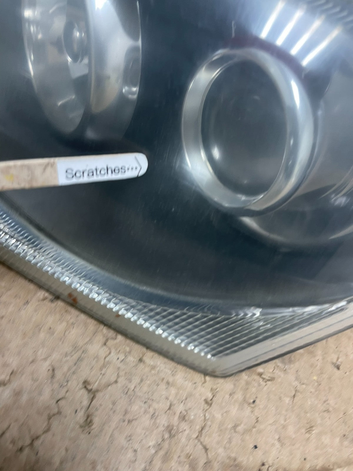 2004 to 2006 Chrysler Pacifica Headlight Left Driver LH Xenon OEM Y8960 DW3