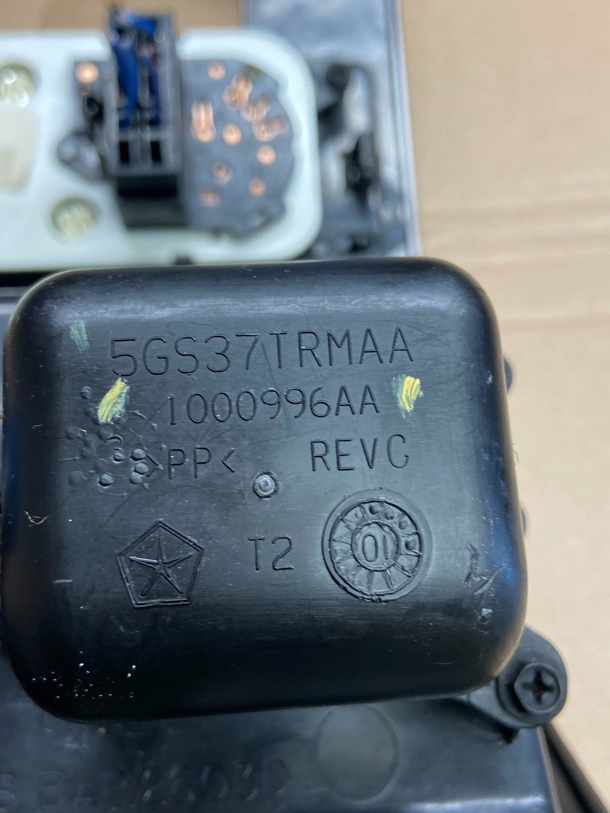 2005 2007 Dodge Dakota Climate Temperature Control Radio Panel Bezel AF18106