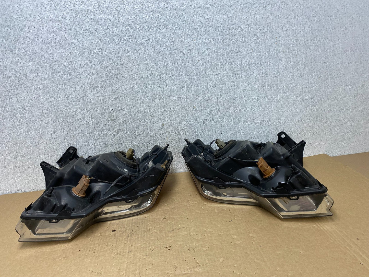 2009 to 2014 Ford F-150 F150 Left+Right Halogen Headlights AF7442 DW8