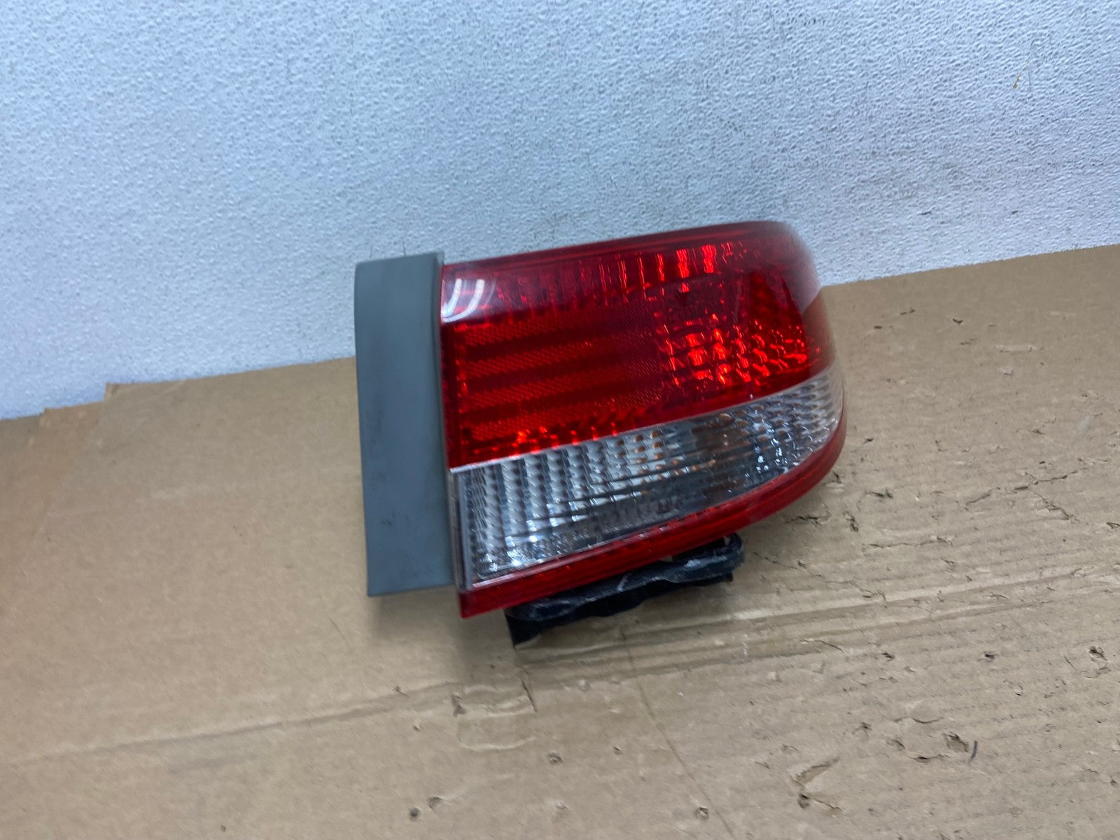 2003 to 2004 Honda Accord Sedan Right Passenger Rh Side Tail light AD4120 LK2