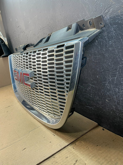 2007 to 2014 GMC Yukon Denali Front Upper Grille Grill AD58551