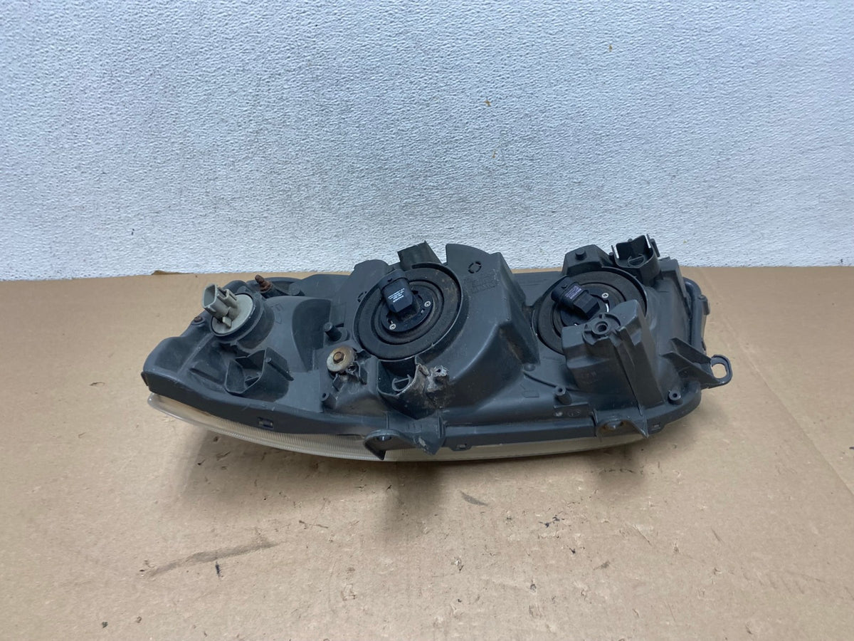 2001 2002 2003 Toyota Highlander Headlight Right Passenger RH Side AG4132 LK5