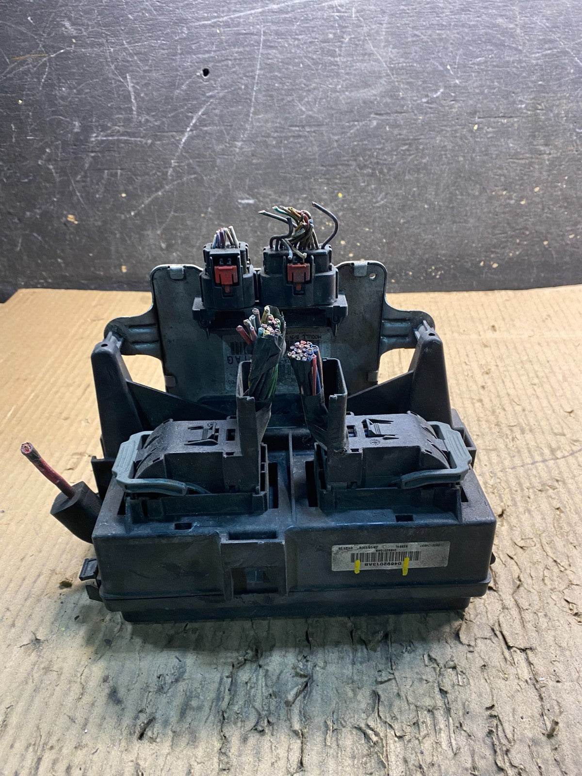 2004 2005 Dodge Durango Fusebox Fuse Box Relay Body BCM Module Y1550 DG3
