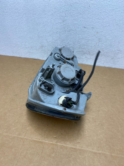 2002 to 2005 Kia Sedona Right Passenger RH Side Headlight DEPO AD4470 DW6