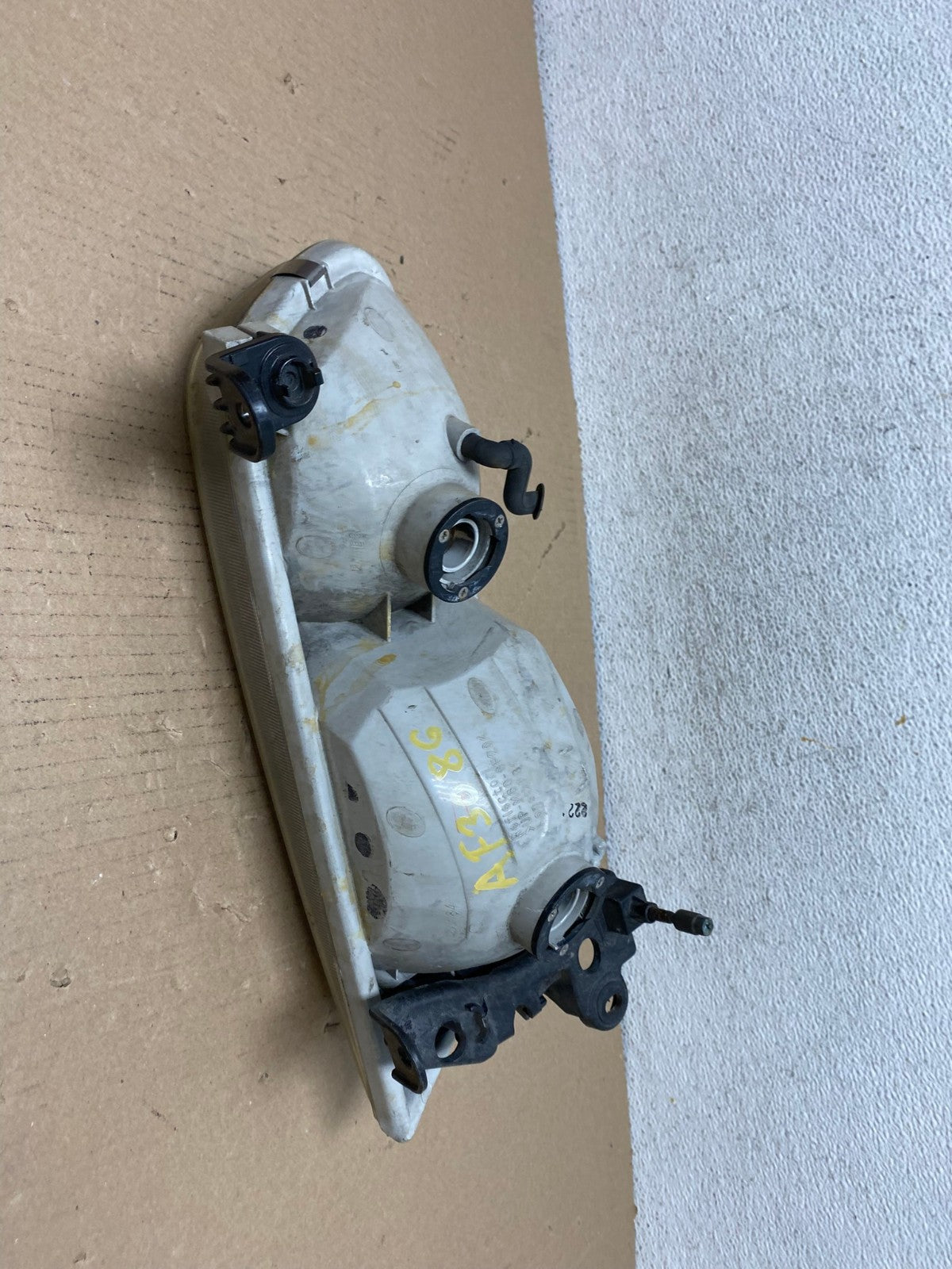 2000 to 2001 Toyota Camry Front Left Driver Side Headlight AF3086 LK5