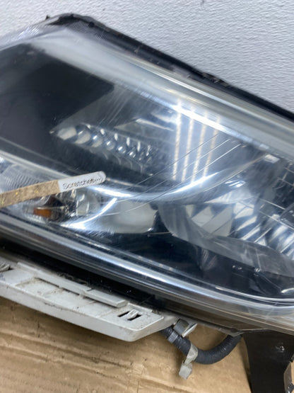 2013 - 2016 Nissan Pathfinder Left Driver LH Side Headlight Halogen AD39803