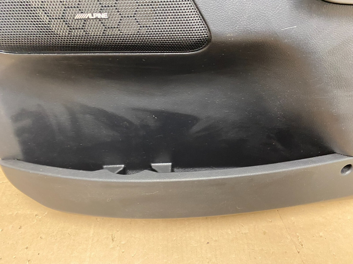 2008 to 2012 Land Rover Lr2 Front Right Passenger Side Door Panel j1483 PS3