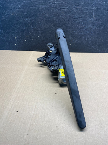 2011 to 2019 Ford Explorer Rear Windshield Wiper Motor AG9629 DG2