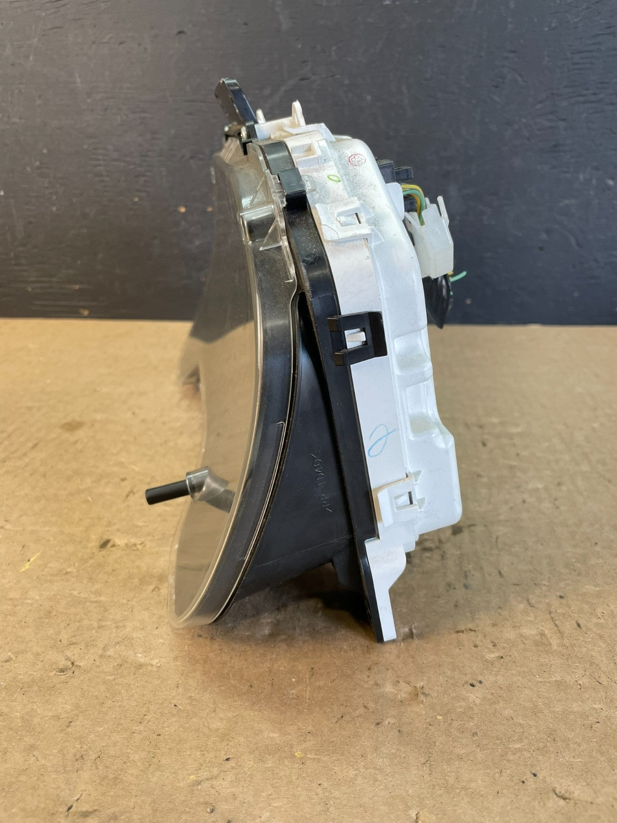 2011 to 2013 Ford E150 E250 E350 VAN Gauge Speedometer Cluster AD0384 DG2
