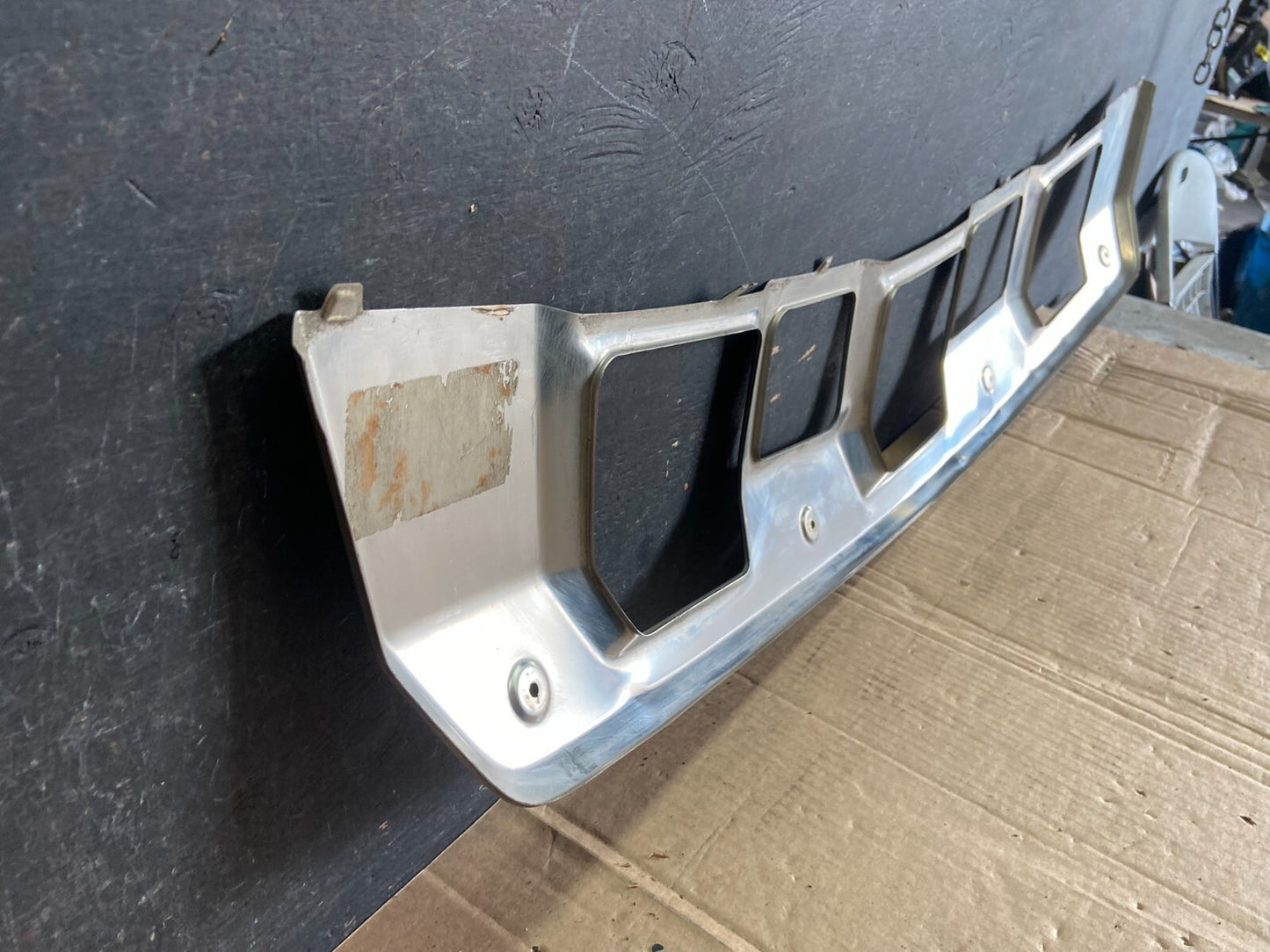 2009 to 2011 Mercedes-Benz ML550 Front Bumper Cover Metal Skid O11669