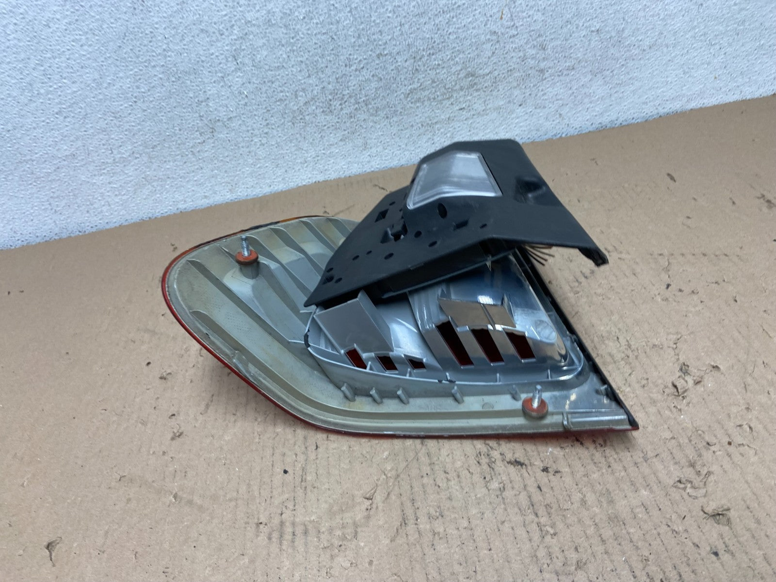 1999-2001 BMW 325i 330i E46 Right Passenger RH Tail Light AF3295 DW5