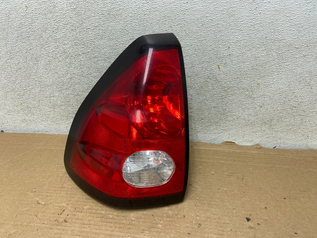 2001 - 2005 Pontiac Aztek Left Driver LH Side Tail Light AH8874 LK0