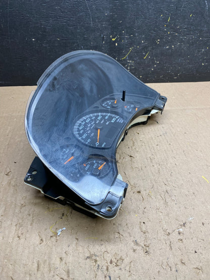 2004 to 2007 Chevrolet Express Speedometer Cluster Gauge OEM t5820 DG1