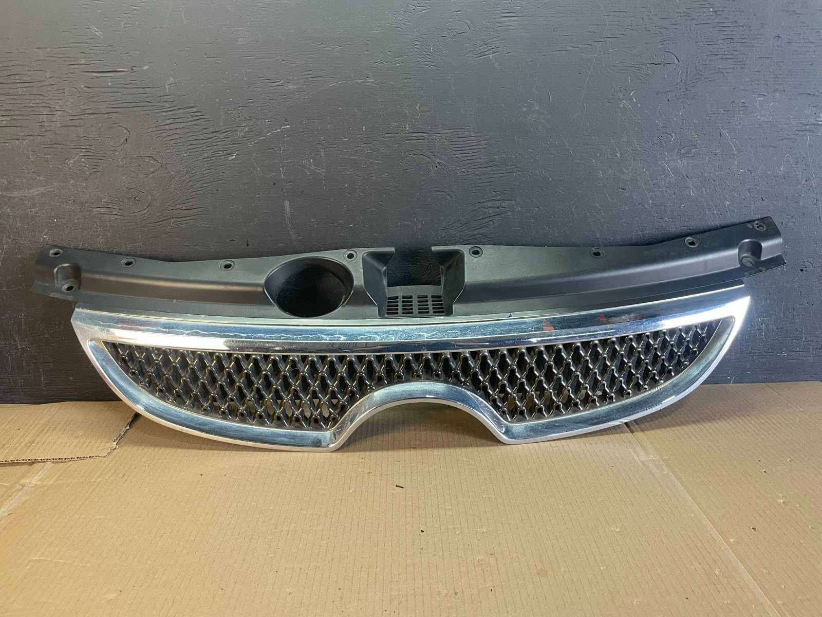 2007 to 2011 Hyundai Veracruz Chrome Grille Grill AE3517 DG0