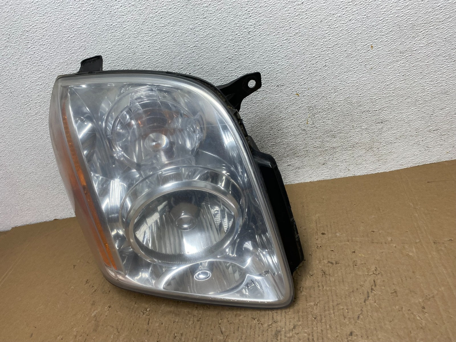 2007-2014 GMC Yukon Halogen Headlight Right Passenger Side AD8832 DW1