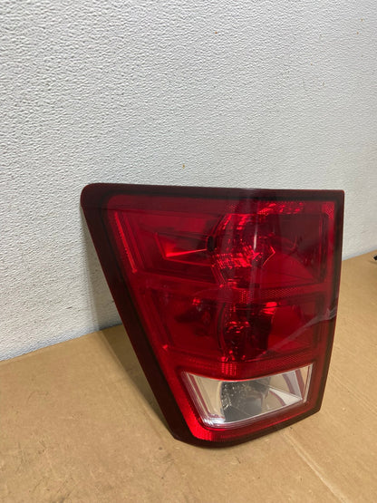 2005 to 2006 Jeep Grand Cherokee Left Driver Side Lh Tail Light AC8577 LK2