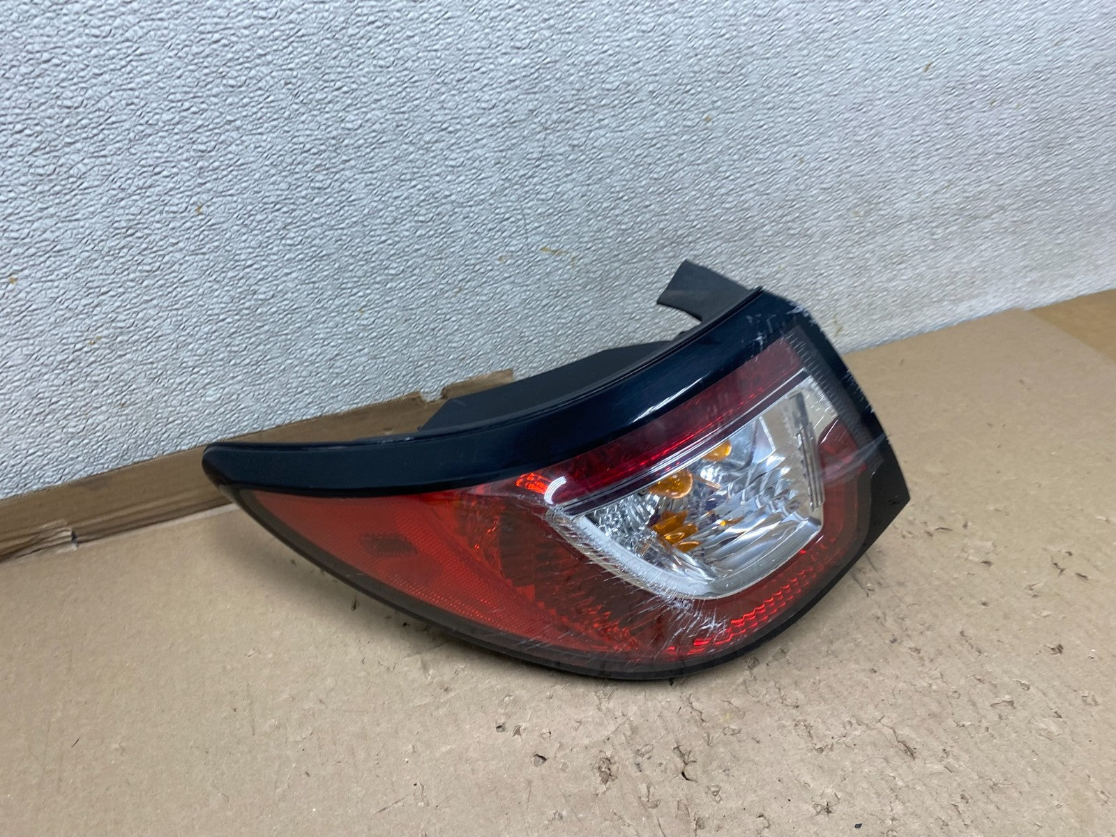 2013 to 2017 Chevrolet Traverse Left Driver LH Side Tail Light U1214 DW2