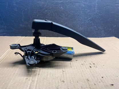 2011 to 2019 Ford Explorer Rear Windshield Wiper Motor AE2319 DG1
