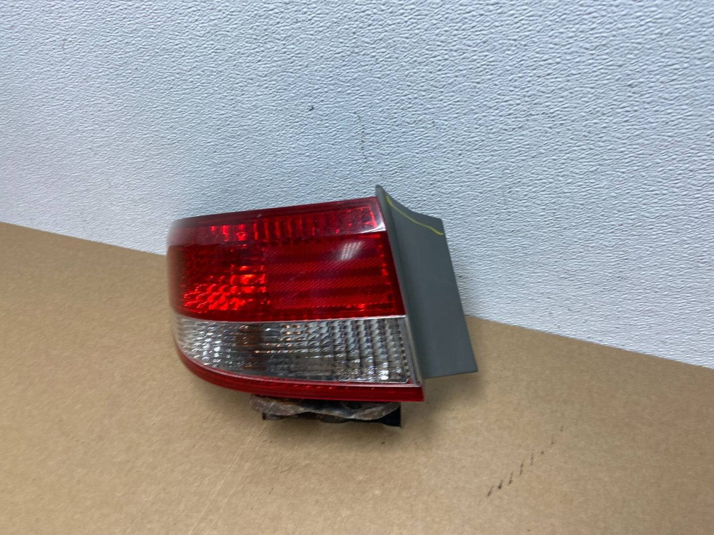 2003 to 2004 Honda Accord Sedan Left Driver Lh Side Tail light AB9969 DW1