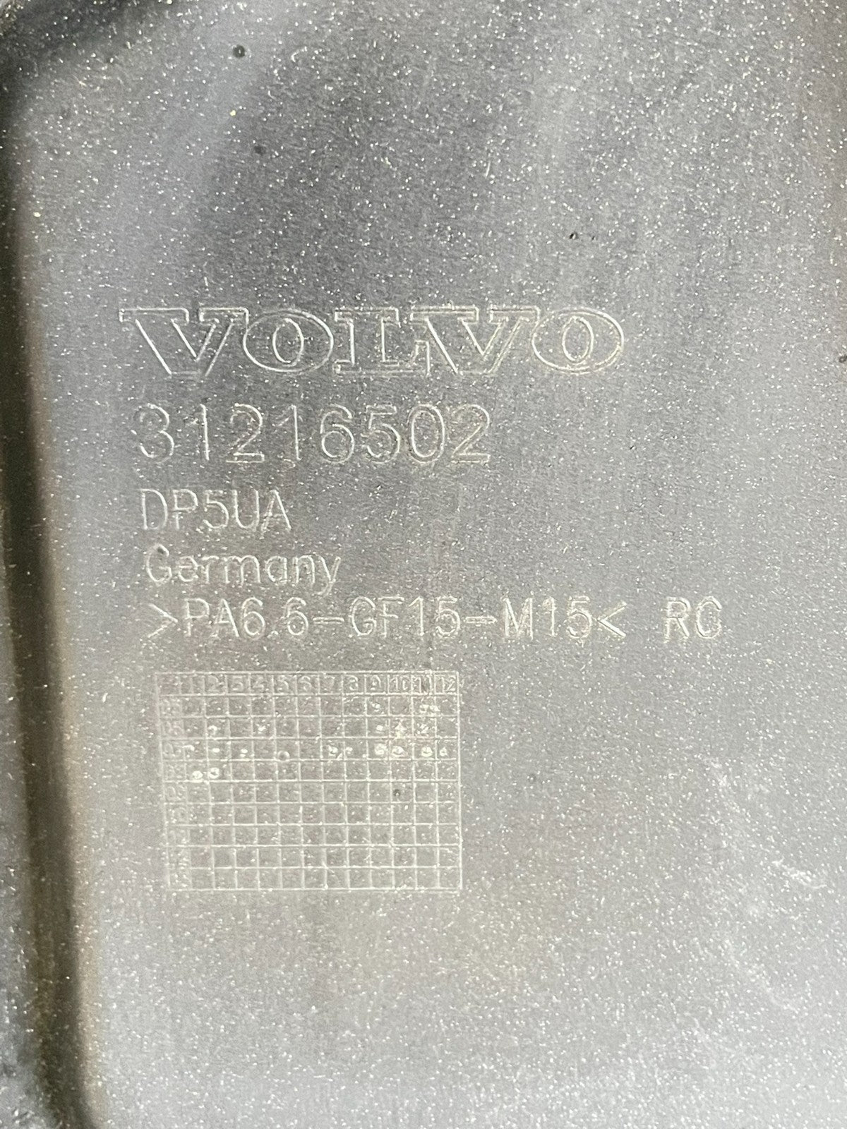 2005 to 2011 Volvo S80 3.2L Upper Top Engine Motor Dust Cover AC5115 DG4