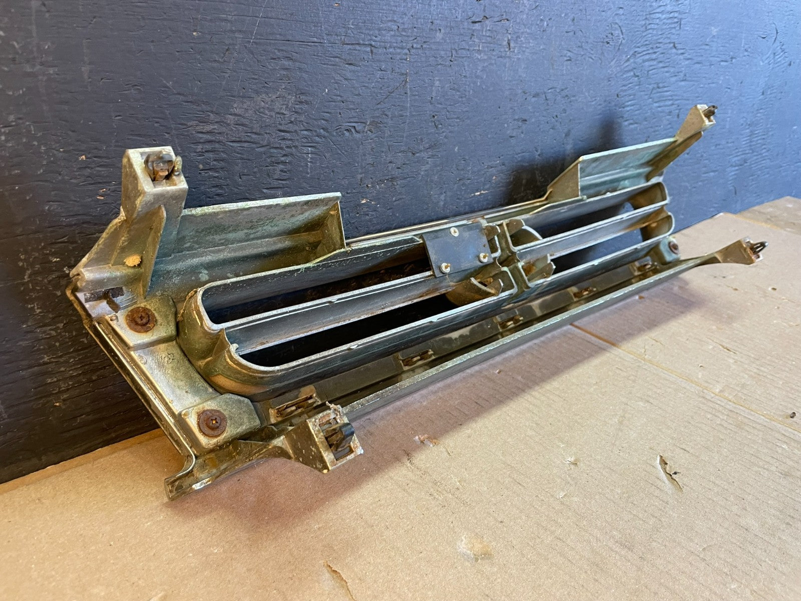 1990 to 1992 Infiniti M30 Front Upper Grill Grille Oem ab7868 DG6