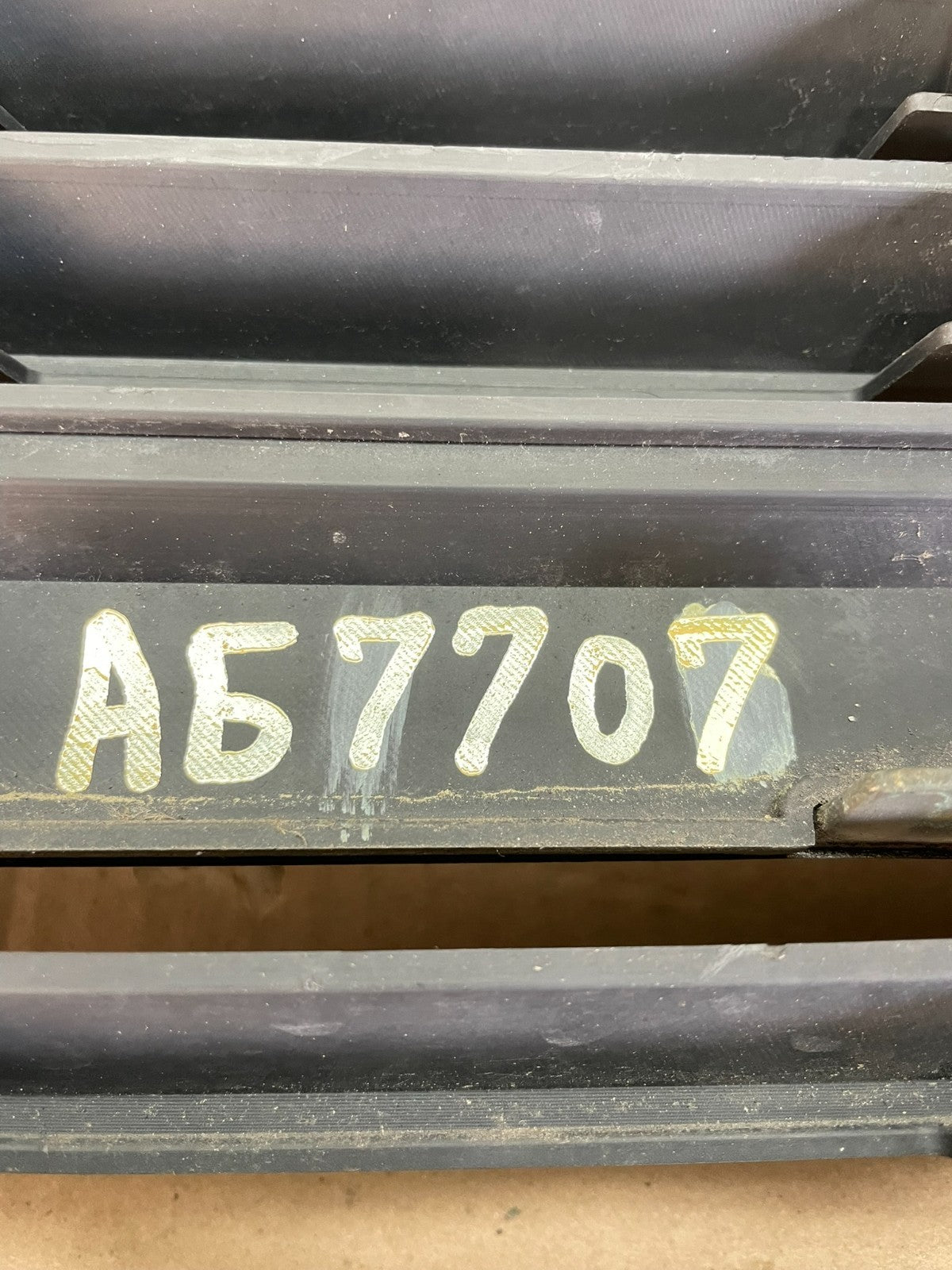 2004 to 2006 Dodge Durango Front Upper Chrome Grill Grille ag7707 DG5