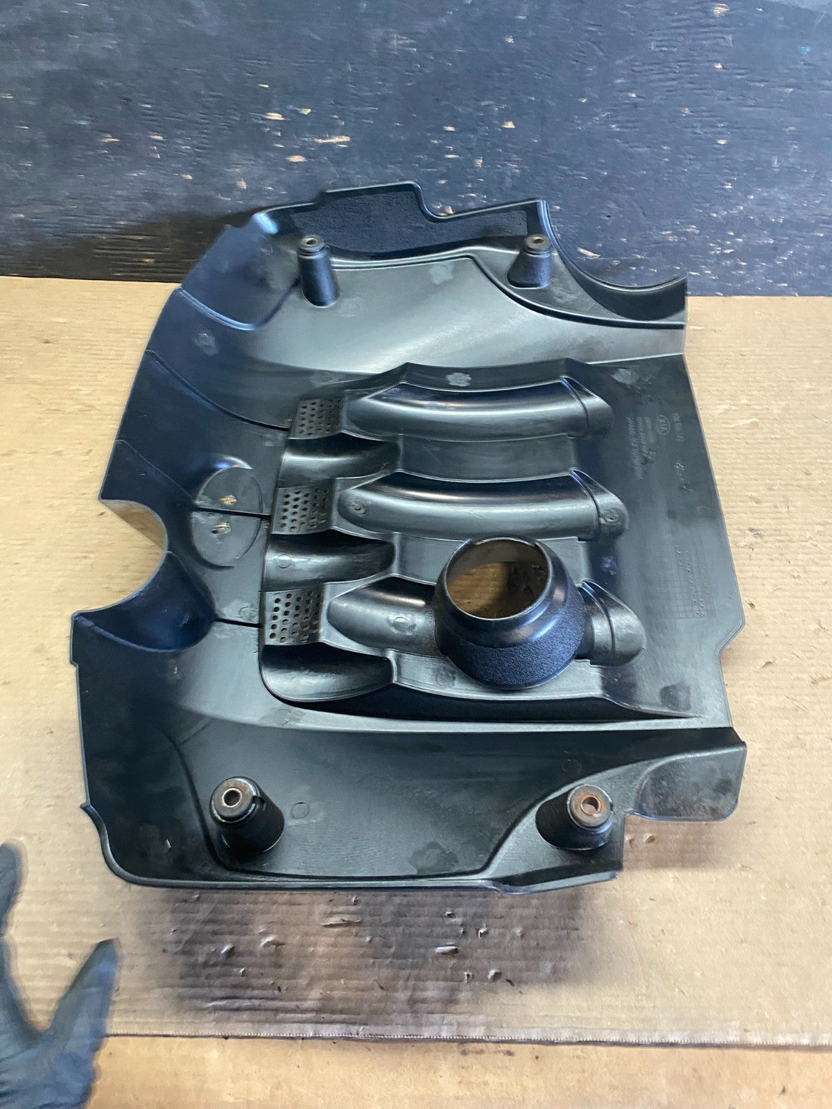 2005 to 2007 Kia Sportage 2.0L Engine Motor Cover  Oem s3404 DG7