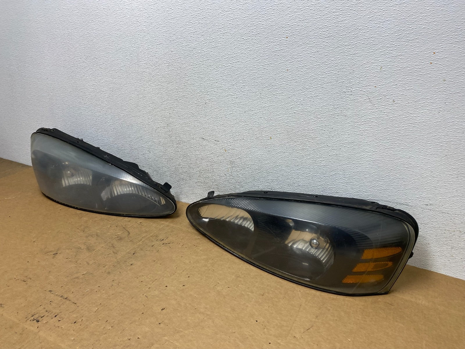 2004 to 2008 Pontiac Grand Prix Left+Right Side Black Headlights AD5215 DW1