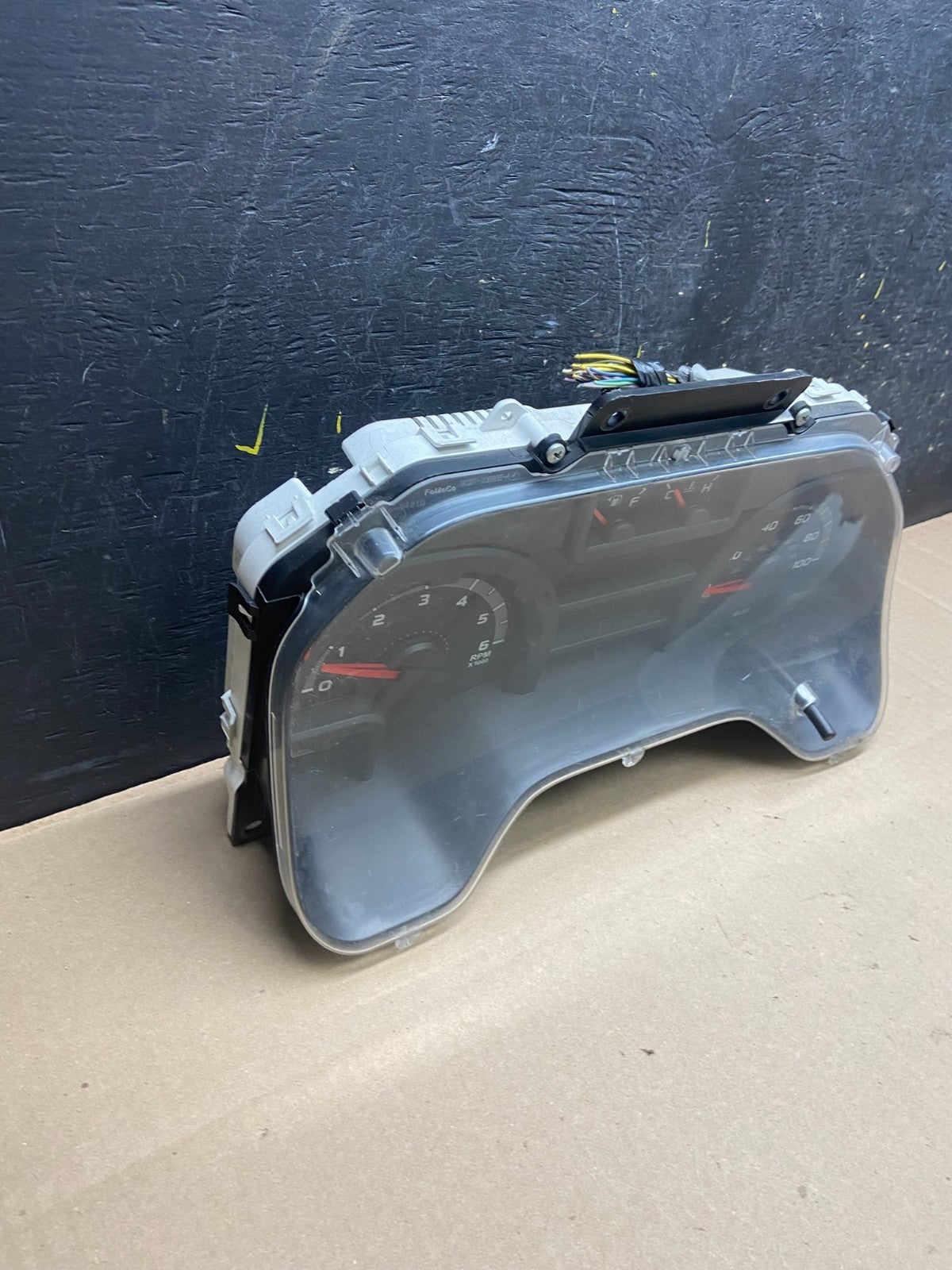 2009 to 2014 Ford E150 E250 Gauge Speedometer Cluster T9138 DG1