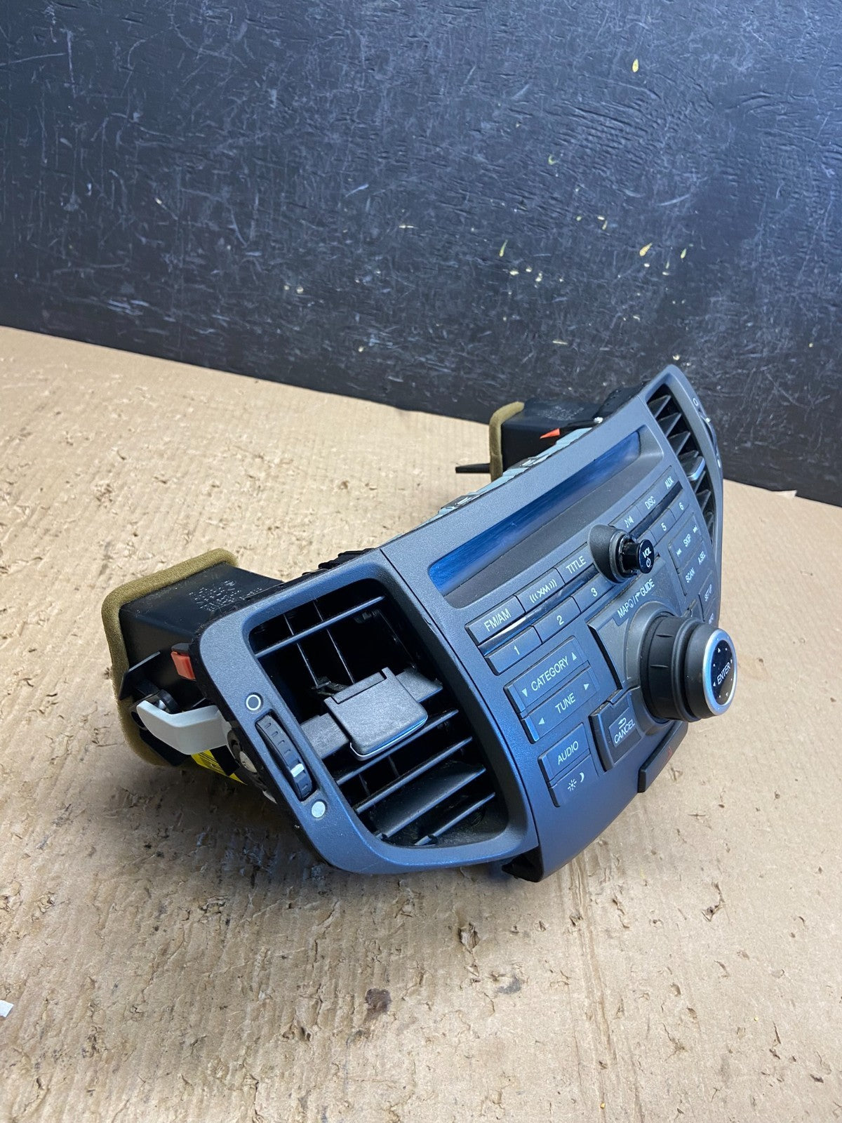 2009 to 2010 Acura TSX AM/FM CD Player Radio Audio System Air Vent af1702 DG2