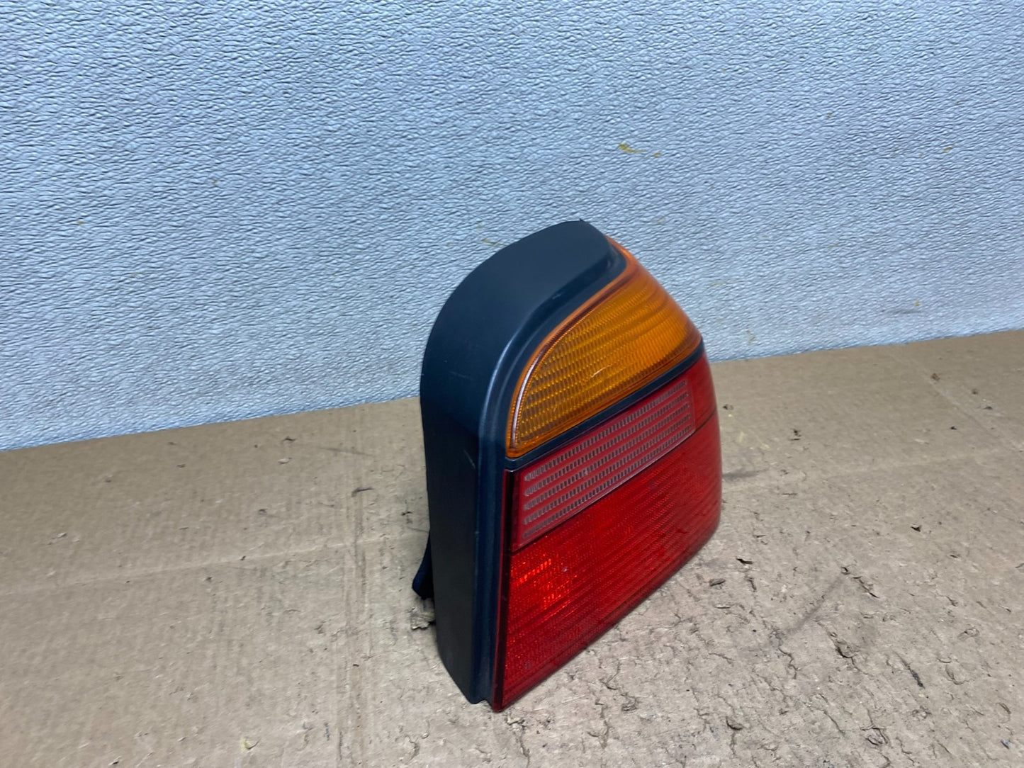 1997-2003 Volkswagen Golf MK3 Right Passenger RH Side Tail Light Oem Z1226 DW2