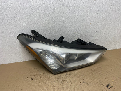 2013 to 2016 Hyundai Santa Fe Right Passenger RH Side Headlight AF7104 DW0