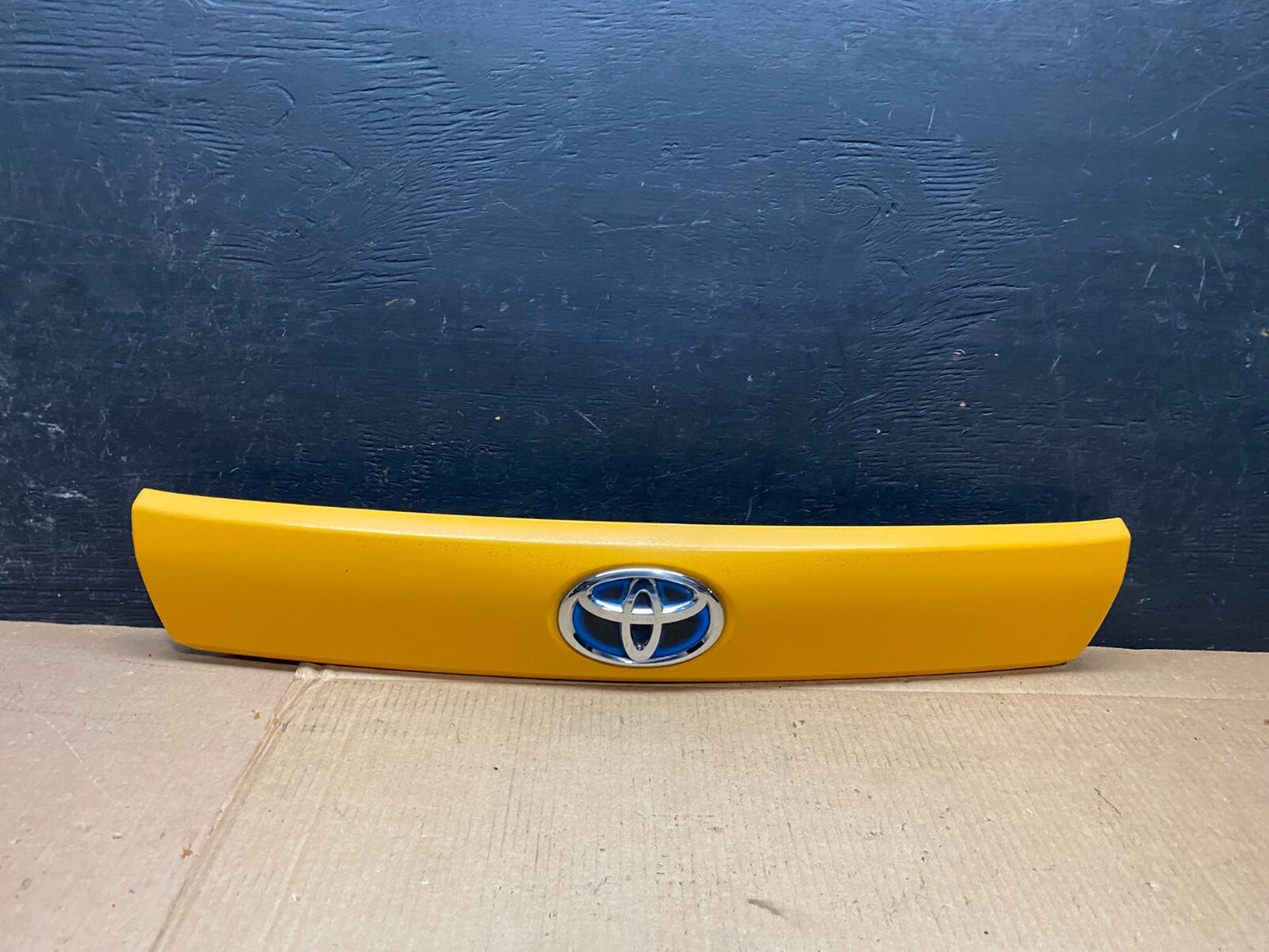 2012 2013 2014 Toyota Prius V Trunk Lid Liftgate Garnish Trim Panel G3184 PS0