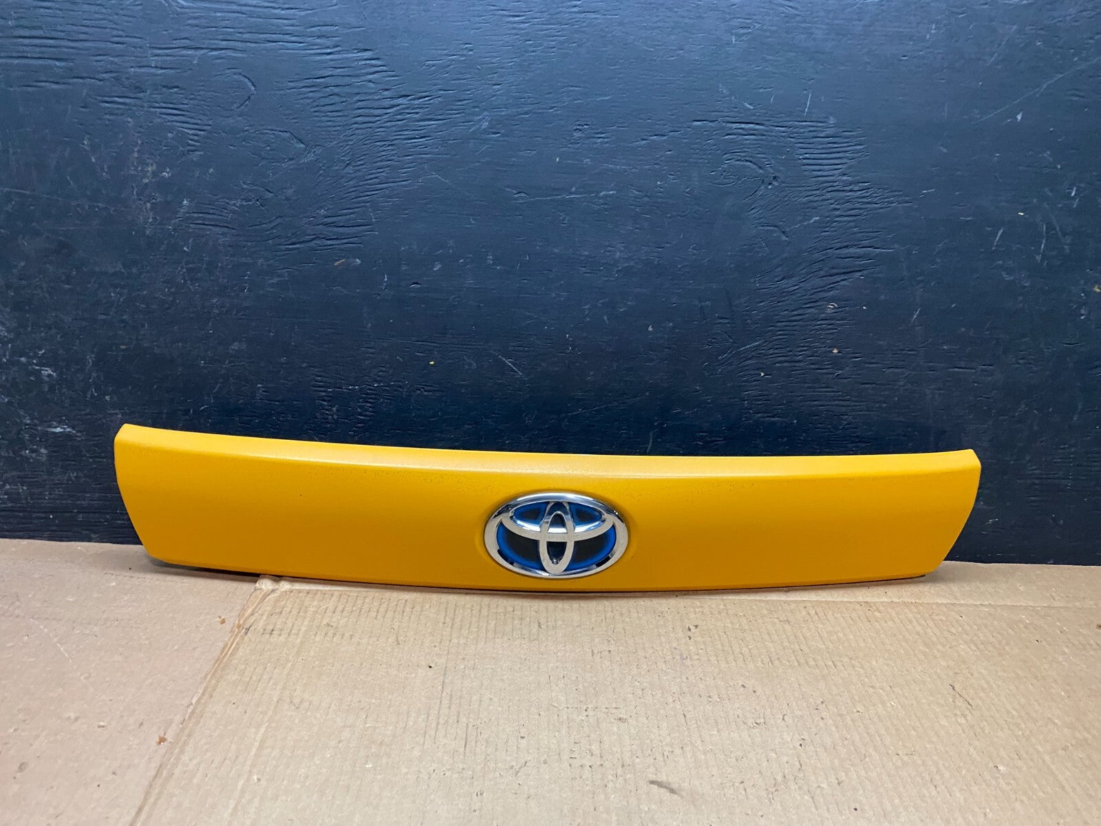 2012 2013 2014 Toyota Prius V Trunk Lid Liftgate Garnish Trim Panel G3184 PS0