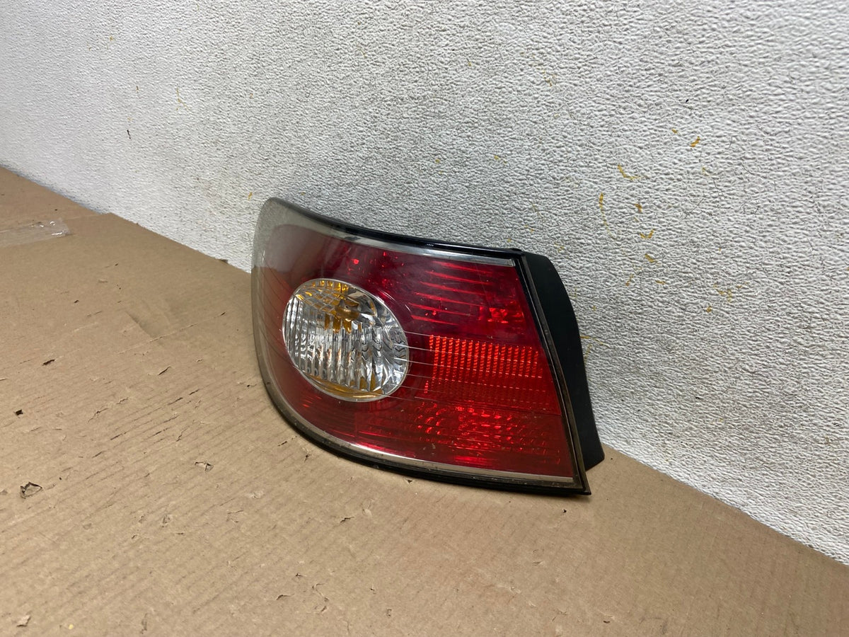 2002 to 2004 Lexus ES300 ES330 Left Driver Side Tail Light AH5779 LK2