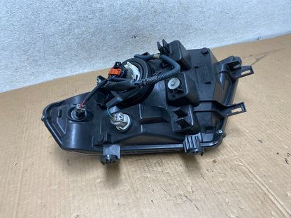 2008 to 2012 Nissan Pathfinder Halogen Headlight Right Passenger AI6558 DW5