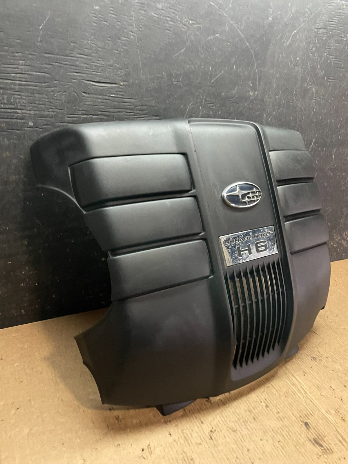 2007 to 2014 Subaru Tribeca 3.0L Factory Engine Cover 14025AA24A z6044 DG1