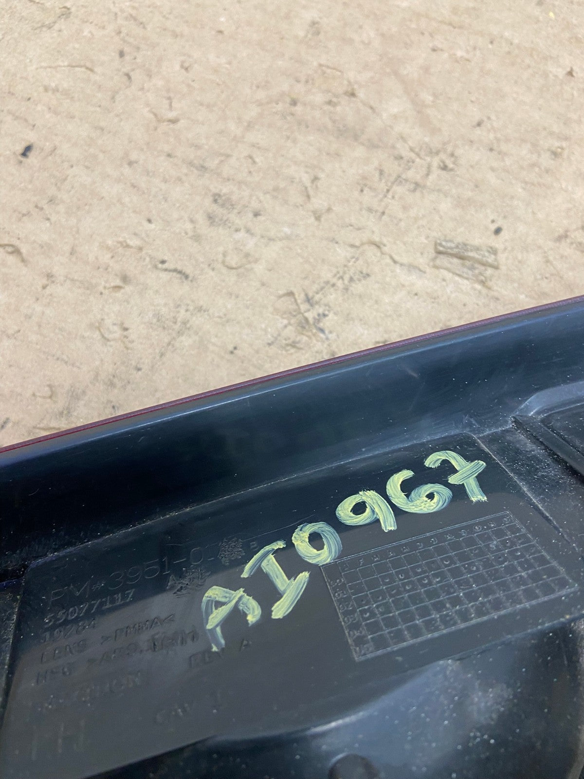 2002 to 2006 Dodge Ram 1500 Left Driver side Tail Light AI0967 LK9