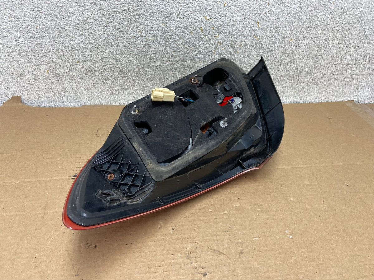 2010 to 2013 Suzuki Kizashi Left Driver LH Side Tail Light AH7868 DG6
