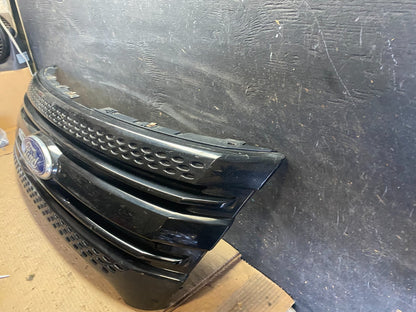 2011 to 2015 Ford Explorer Upper Front Grill Grille Oem S3363 DG1